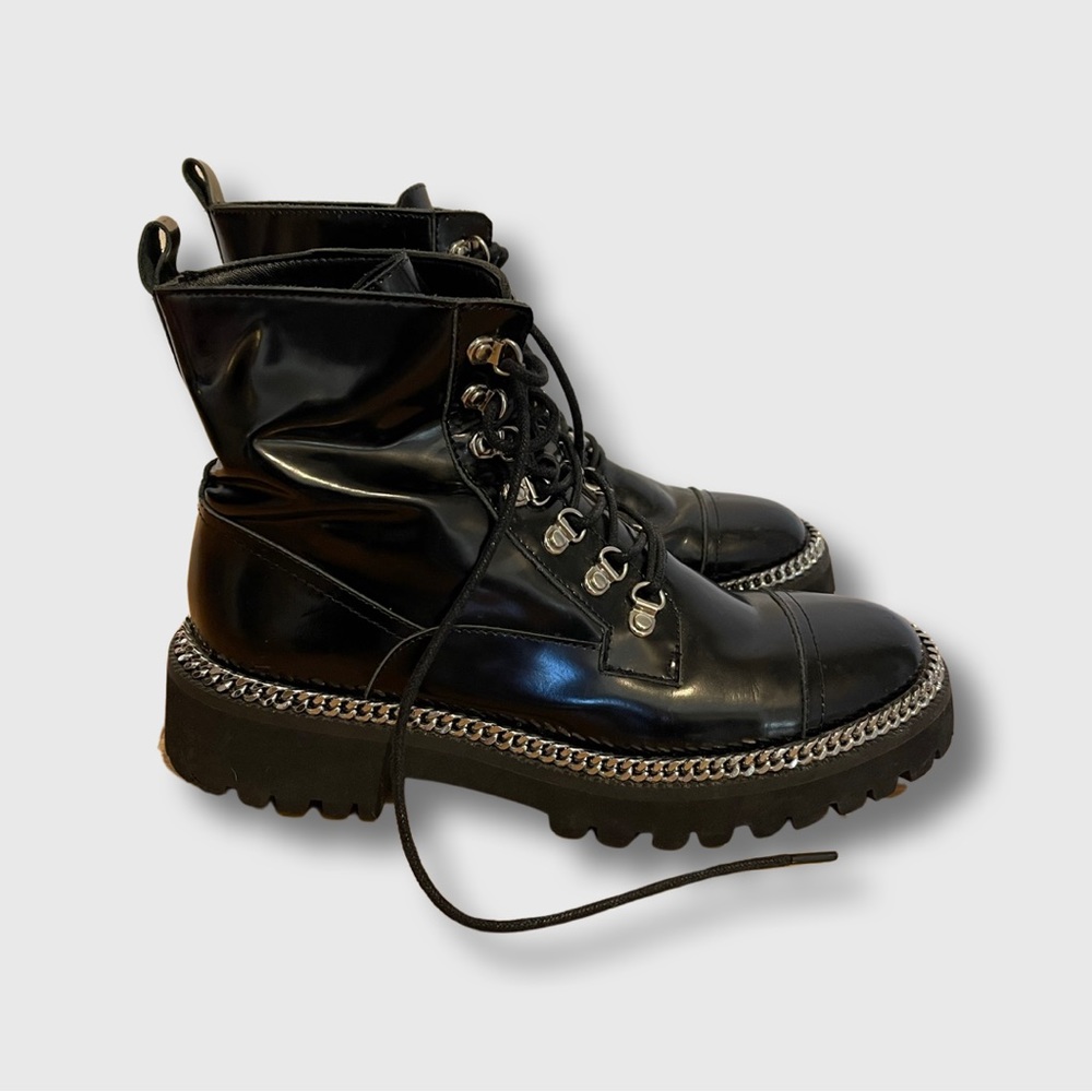 Combat boots